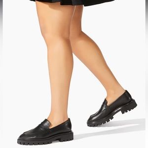 Lightly worn Stuart weitzman 
ULTRALUG PENNY LOAFER